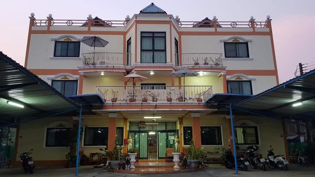 Kasithorn Apartment'S & Hotel Phetchabun Esterno foto